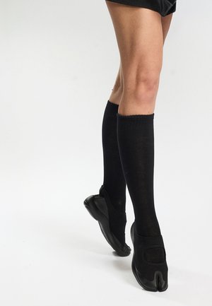 Tabi Footwear, SPLIT-TOE HIGH SOCKS UNISEX - Чорапи до коляното - black
