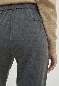 Oxmo OXDOVINE REGULAR FIT - Chinos - dark grey melange