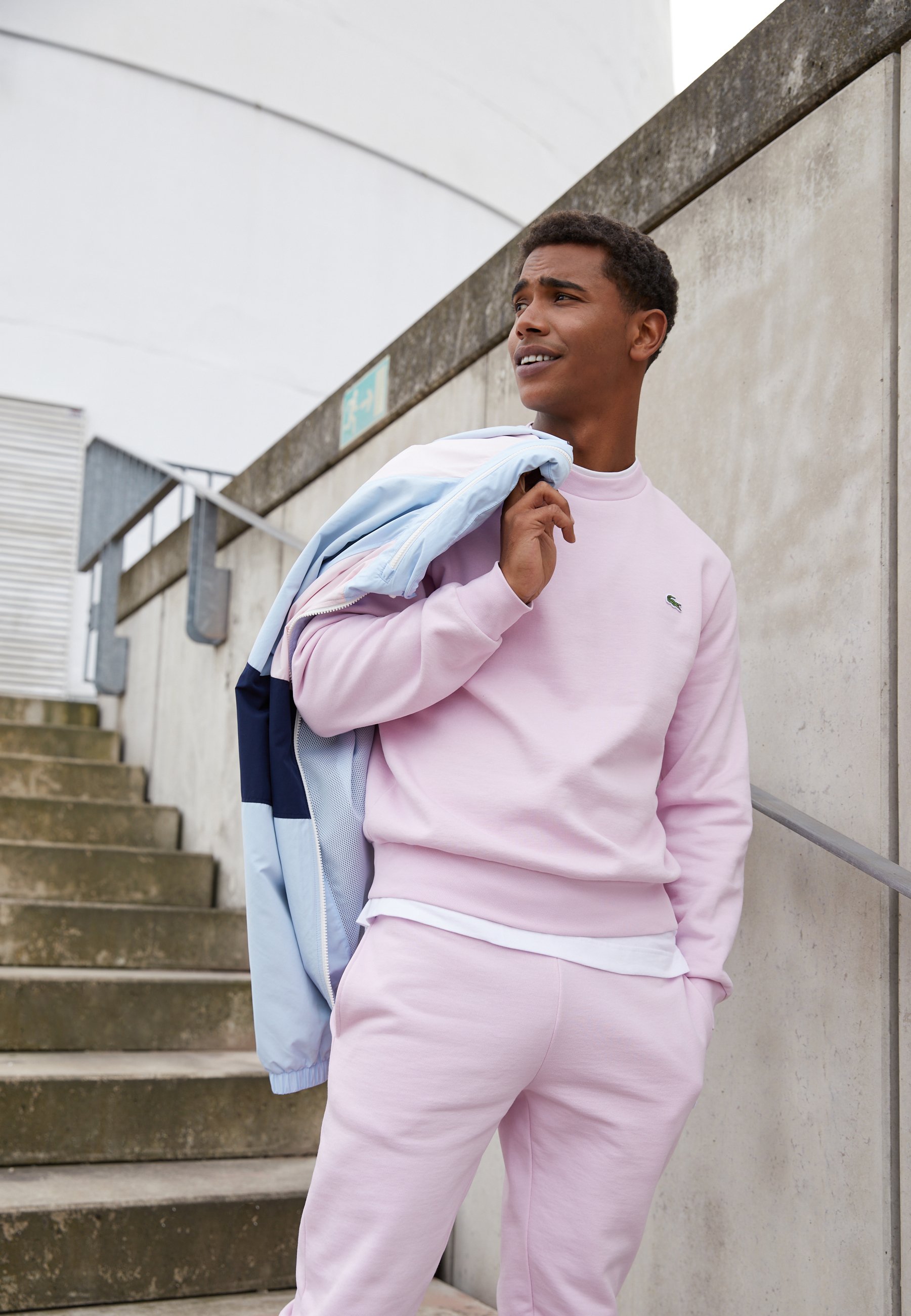 jogging lacoste rose homme