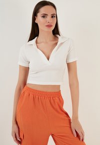 LELA SLIM FIT - Blúzka - ecru