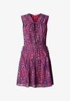 PEPE JEANS DRESS W11 EUGENIE DRESS - Hverdagskjole - dark rose pink