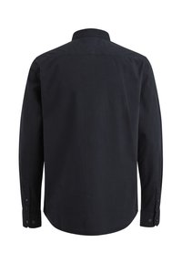 Camicia a maniche lunghe in cotone blu navy scuro, caratterizzata da colletto standard, polsini con bottoni e una linea dritta senza motivi o dettagli visibili.