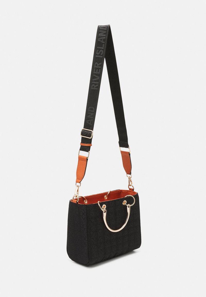 Sac River Island Noir Et Marron - Modèle Occasion, Porté, Idéal Pour Un Look Quotidien