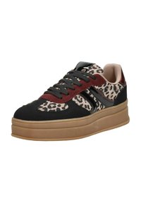 Zwarte en tan sneakers met een bovenwerk van luipaardprint, gemaakt van suede en leder, ronde neus, dikke rubberen zool en grijze veters.