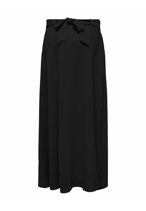 Falda midi negra con acabado texturizado, con cinturilla anudada y silueta fluida. El diseño es simple y versátil.