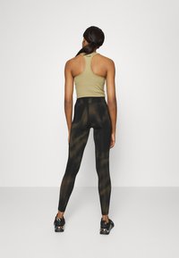 Casall ESSENTIAL PRINTED - Leggings - haze green