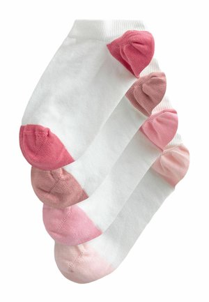 Patru perechi de șosete albe pentru gleznă, cu degetele și călcâiele în nuanțe diferite de roz, aranjate într-un evantai.