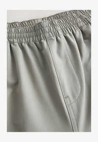 Non sélectionné, grey