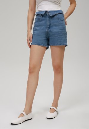 Denim shorts - light blue wash