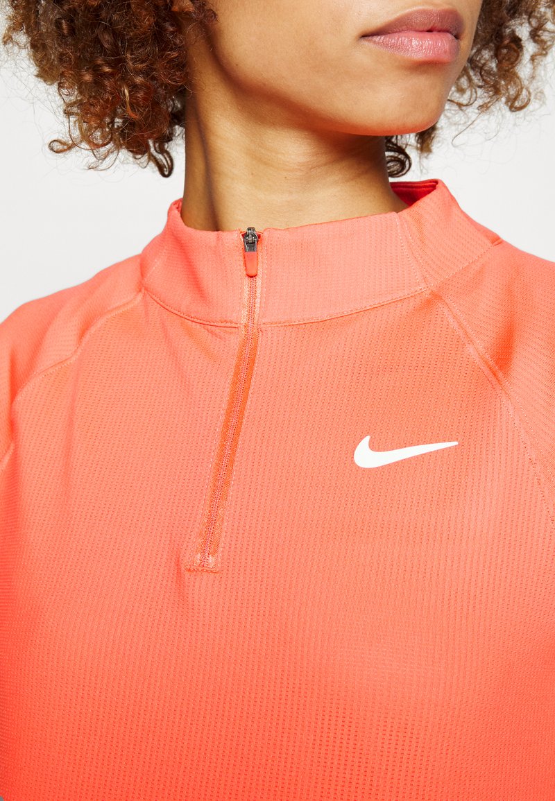 Damen Sportbekleidung | Nike Performance Langarmshirt magic ember/white/apricot - JA44231 Damen Sportbekleidung | Nike Performance Langarmshirt magic ember/white/apricot - JA44231
