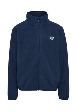 Mörkblå fleecejacka med hög krage, hel dragkedja och broderad logga på bröstet. Mjuk textur och långa ärmar.
