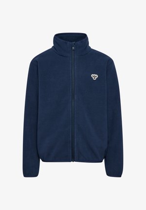 Marineblaue Fleecejacken mit hohen Kragen, Reißverschlussfronten und Logo-Akzenten, kombiniert mit passenden Hosen, getragen von zwei Kindern.