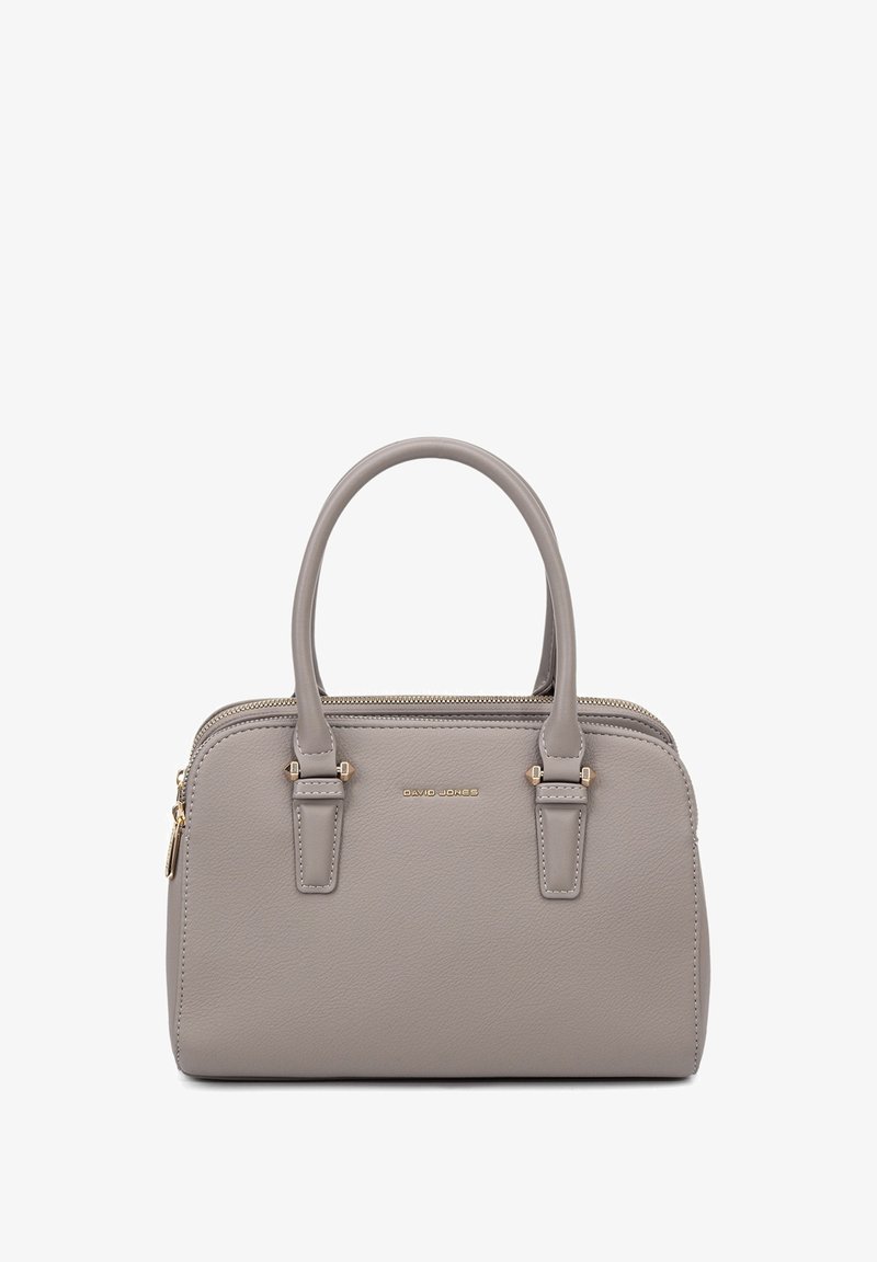 Borsa a tracolla grigia in pelle sintetica con due manici, chiusura con zip e hardware in tonalità oro. Presenta una texture liscia e un design minimalista.