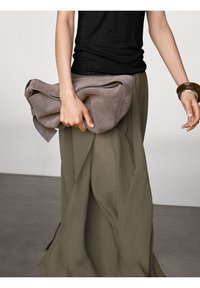 Thumbnail Image 5