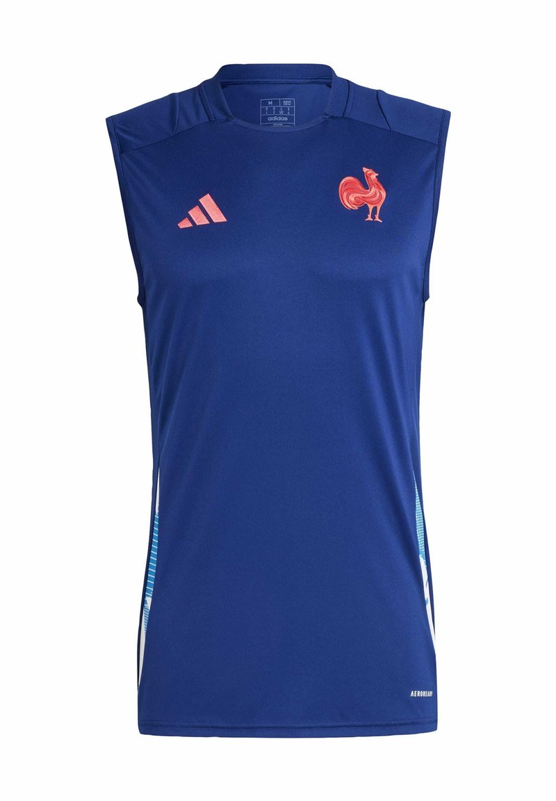 Jersey atlético sin mangas en tela transpirable de color azul. Presenta acentos rojos, un logo de gallo y paneles laterales a rayas. Marca Adidas visible.