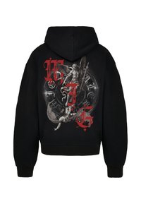 Hanorac negru cu un grafic mare ce prezintă figurile unui înger și unui demon. Culorile predominante sunt negru, gri și roșu. Include un glugă cu șnur.