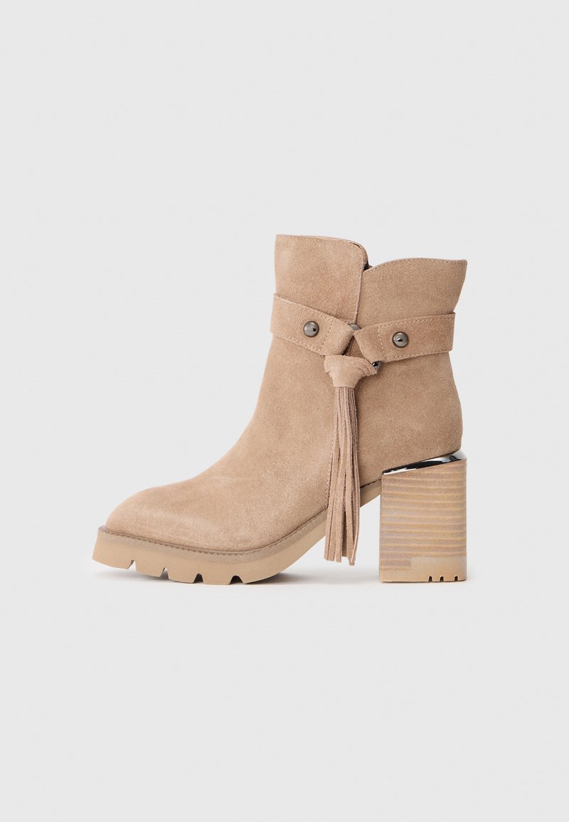 Botines de tacón