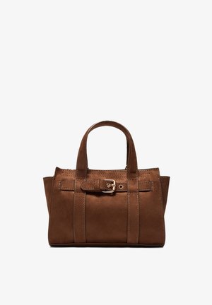 Borsa a mano in pelle marrone con due manici, una cinghia frontale con fibbia dorata e una forma rettangolare strutturata.