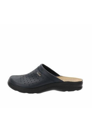 Zuecos azul marino con parte superior perforada, plantilla acolchada y suela flexible negra. Ligeros, con una textura suave y forma redondeada.