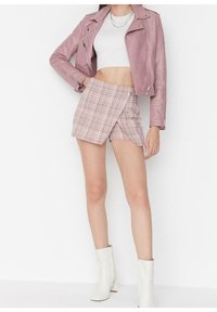 Trendyol Shorts - pink