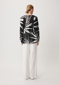 comma MIT ALL-OVER-PRINT - Bluse - schwarz