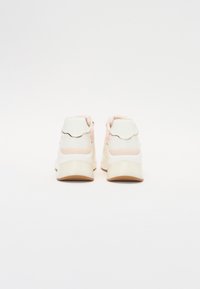 Miniatyrbilde 3