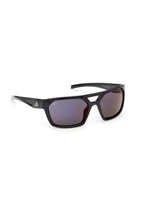 Lunettes de sport rectangulaires noires avec verres teintés foncés et une petite découpe triangulaire au niveau du pont.