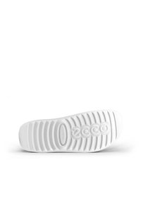 Weiße Schuhsohle mit strukturiertem Oberflächenprofil, Rillen und abgerundeter Form. Beinhaltet das prägierte "ECCO"-Logo in der Mitte.