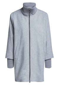 Manteau gris clair zippé avec col côtelé haut et poignets côtelés s'étendant des manches trois-quarts, avec poches latérales.