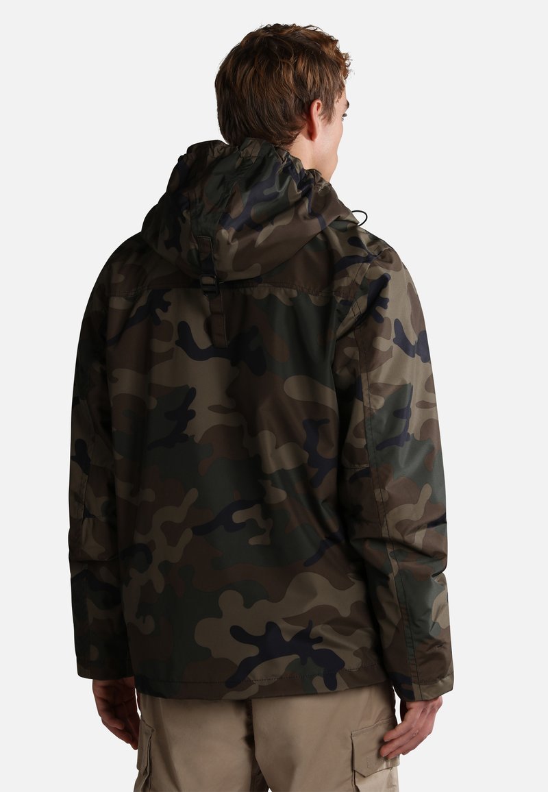 Tarnmuster-hooded Jacke in Grüntönen und Brauntönen. Aus glattem, leichtem Material, mit einer Kordelzugkapuze und lockerer Passform.