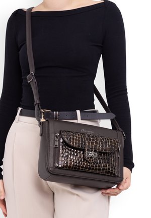 Remonte, REMONTE HANDTASCHE Q0723 - Skuldertasker - braun