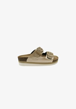 Sandalo beige con punta aperta, due cinturini con fibbie dorate, plantare in sughero e suola bianca scanalata, vista laterale su sfondo bianco.