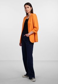 Pieces PCBOSELLA  - Suknjič - persimmon orange