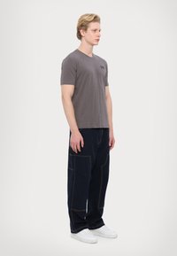 EA7 Emporio Armani Jednoduché tričko - volcanic glass