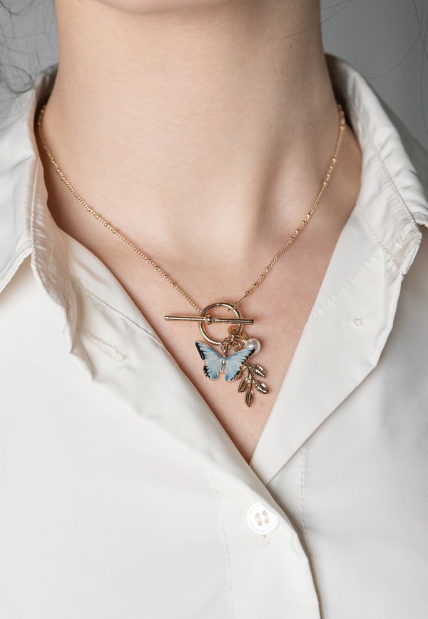Enamel Blue Butterfly & Leaf - Halskette