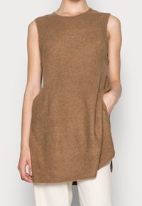 Vero Moda Stickad tröja - mottled brown