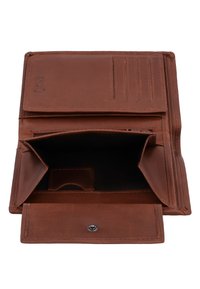 Pruun nahast rahakott, mis on avatud ja näitab mitut kaarditaskut, suurt põhiosa ja snap-nupuga münditaskut.