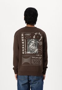 Jack & Jones JCOVICTOR UNISEX - Sweatshirt - chocolate brown