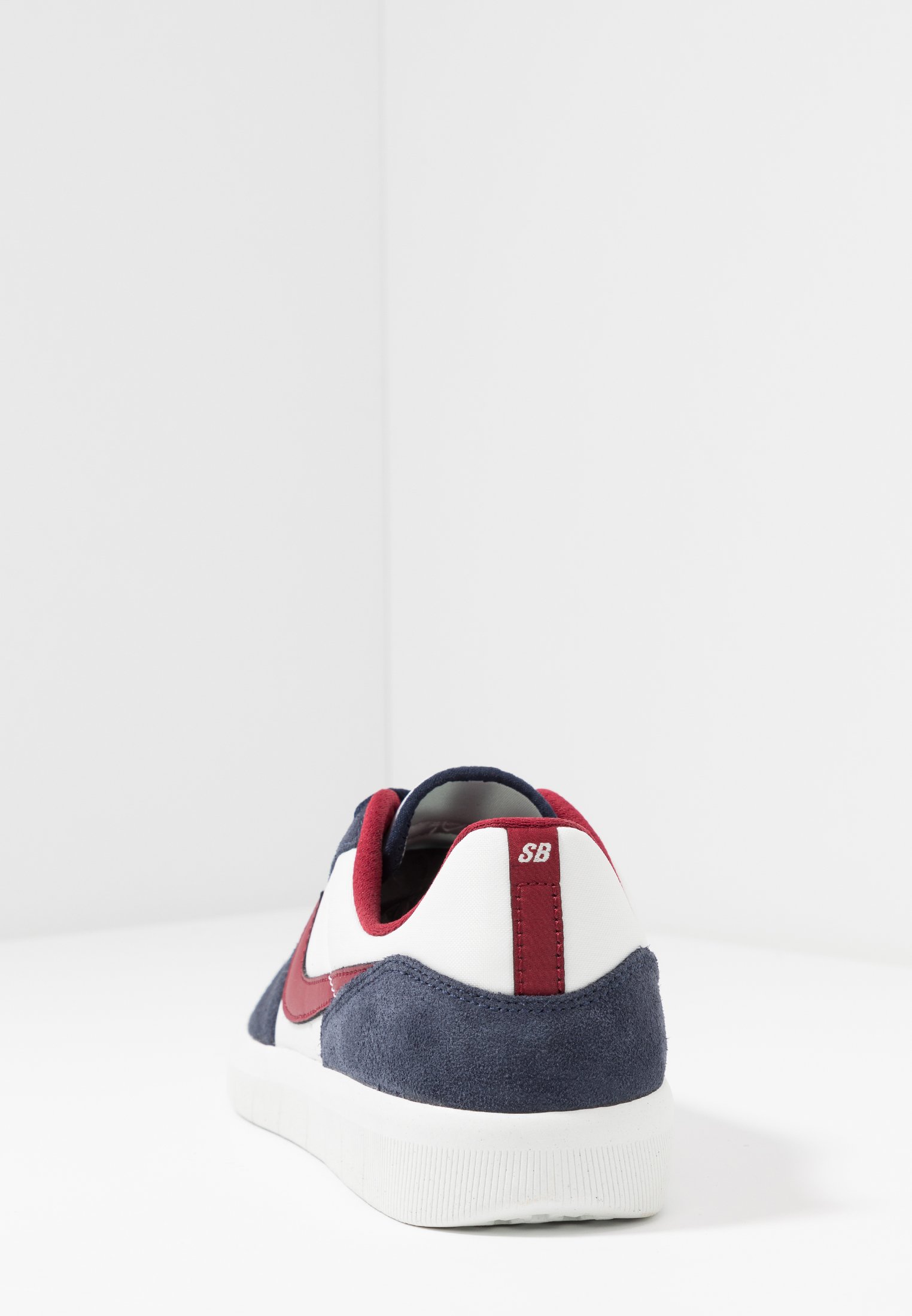 nike sb team classic golden beige & red skate shoes