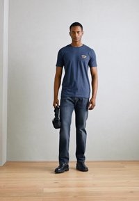 Lindbergh EMBROIDERY TEE - Marškinėliai su spaudiniu - dark blue