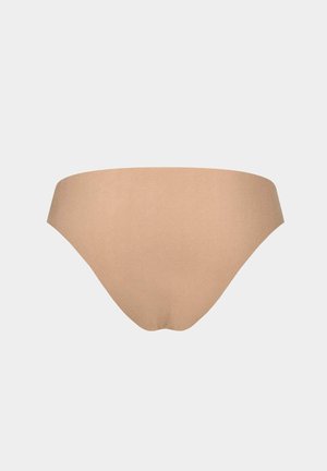 Beige katoenen slip met een soepele textuur, lage tailleband, naadloos ontwerp en minimale bedekking, geschikt voor dagelijks gebruik.