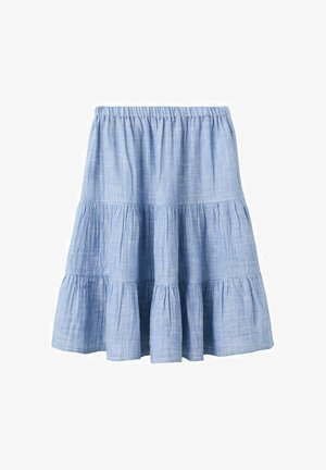 Jasnoniebieska spódnica warstwowa z marszczoną elastyczną talią, wykonana z teksturowanej lekkiej tkaniny.