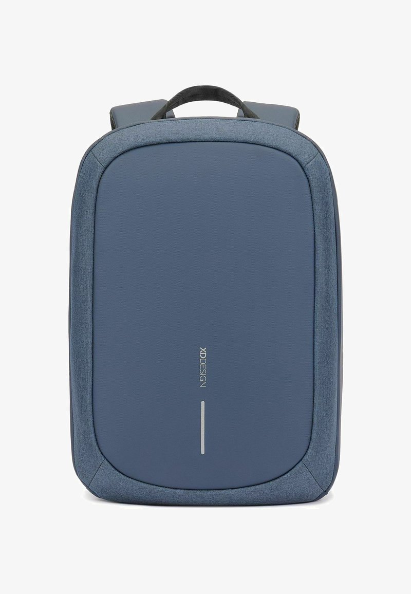 Zaino per laptop blu con una forma rettangolare elegante, texture imbottita e logo argentato discreto. Presenta spallacci imbottiti e una finitura liscia.