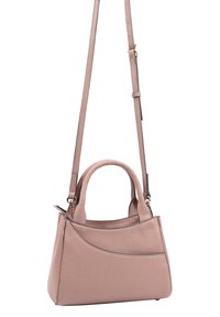 Kleine dusty pink leren handtas met korte handvaten en een verstelbare lange schouderband, voorzien van een gebogen voorvak en een gestructureerd oppervlak.
