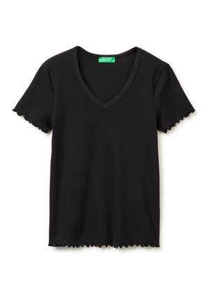 Czarny krótkim rękawem t-shirt z prążkowanego dzianego materiału z dekoltem w serek oraz falbanką na rękawach i brzegu, z etykietą United Colors of Benetton.