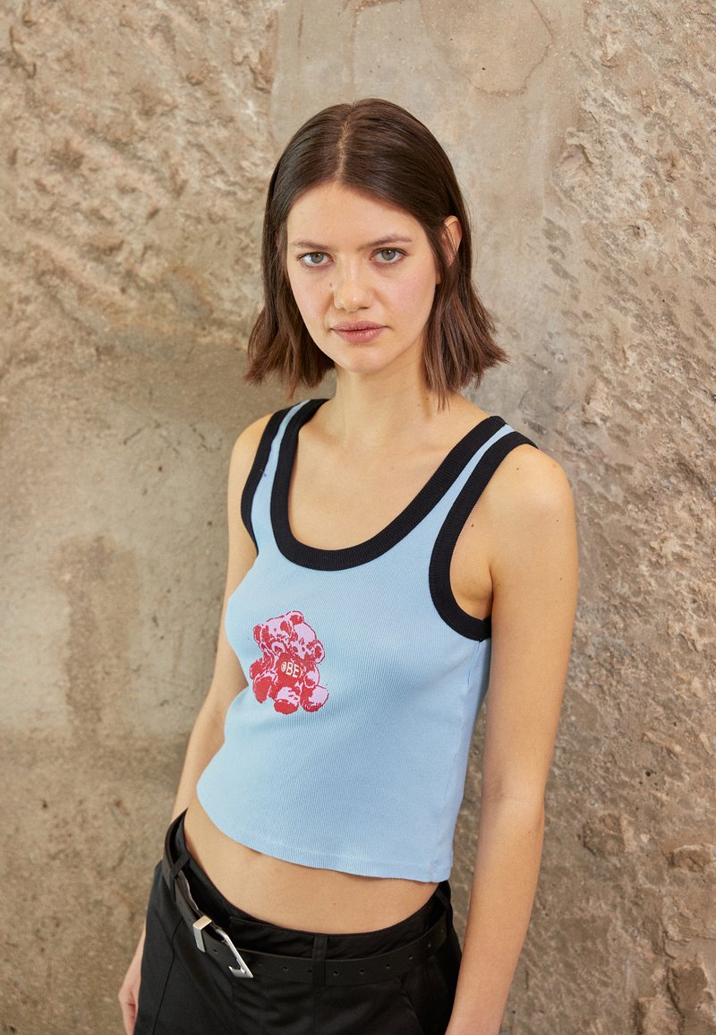 Obey Clothing BEAR HUG Top sky blue/hellblau Zalando.de
