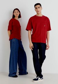 GAP TEE UNISEX - Trükipildiga T-särk - sled