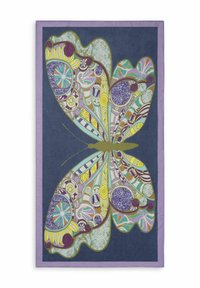 Tissu à motif de papillons aux couleurs vives, présentant des designs complexes avec des tourbillons et des cercles sur un fond bleu foncé, bordé de lavande.