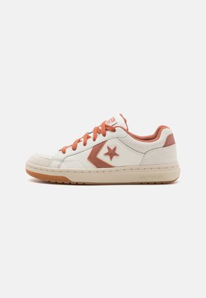 PRO BLAZE CLASSIC UNISEX - Trainers - egret/in a nutshell