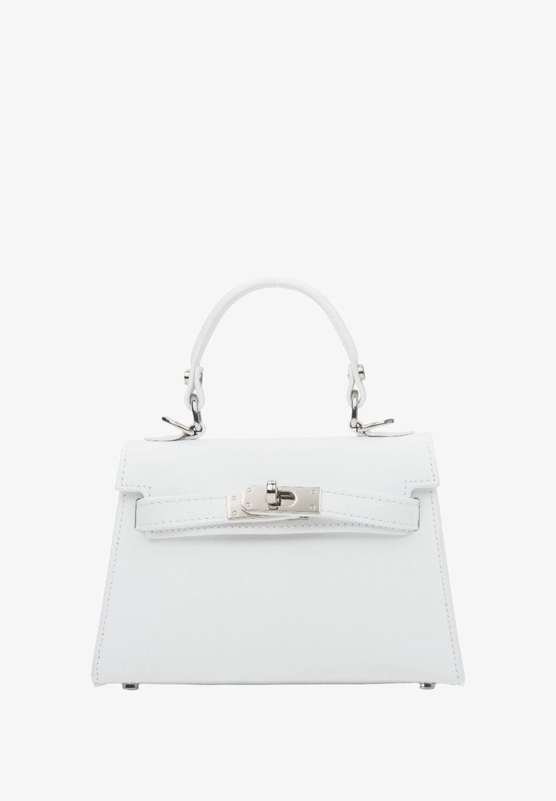Biała skórzana torebka o strukturalnym designie, z górną rączką i srebrnymi detalami, z klamrą jako zapięciem oraz subtelnymi przeszyciami.